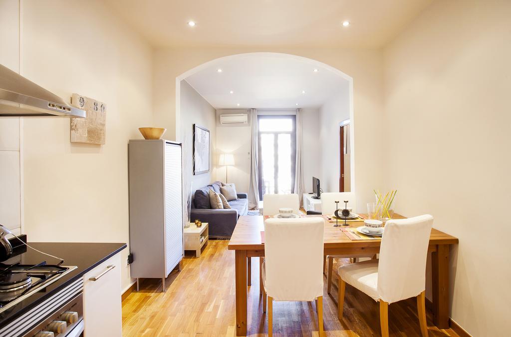 Apartments Barcelona & Home Deco Viladomat エクステリア 写真