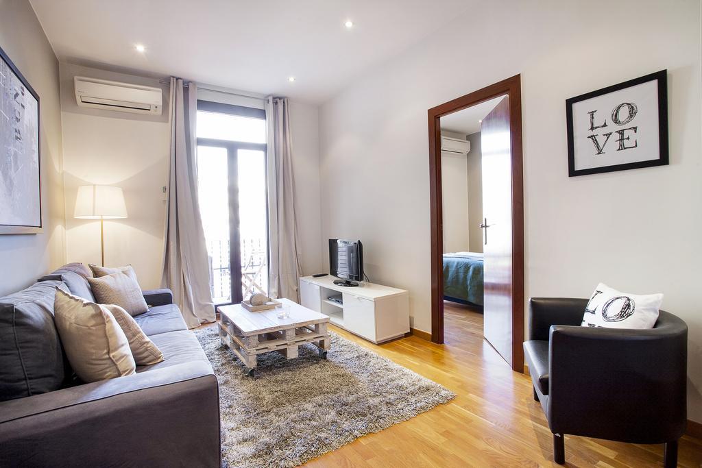 Apartments Barcelona & Home Deco Viladomat エクステリア 写真